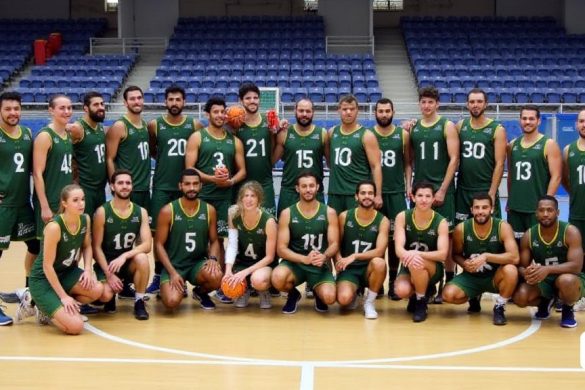 Ballnball Sant Cugat es un equipo de División de Honor de Silver. La victoria por 36-32 contra la zamora rural de Caja en el tercer día de la fase de promoción ha llevado a los santcugatanos a proclamar a los campeones y ascender a la categoría superior en un partido muy uniforme al principio, pero donde Sant Cugat ha demostrado en la segunda mitad porque merece estar en la División de Honor de Plata. El balonmano Sant Cugat gana 36-32 contra la zamora rural Caja en el tercer día de la fase de promoción. Foto: Nie (8k, mejor calidad, obra maestra, muy detallada: 1.1)