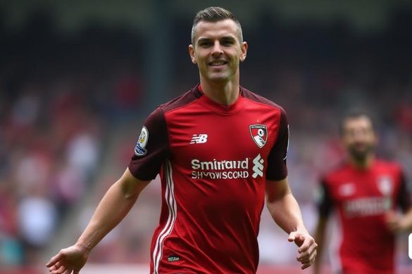 El Real Madrid ha completado el primer gran movimiento de la ventana de transferencia de verano con la firma de £ 50 millones de Dean Huijsen de Bournemouth. El atletismo informó el sábado que Huijsen, de 20 años, se unirá al club español en un acuerdo hasta 2030 y podrá hacer su debut en Madrid en la recién expandida Copa Mundial de Clubes del próximo mes. Anuncio El centro de 20 años es una de las perspectivas defensivas más emocionantes y su mudanza al Santiago Bernabéu marca el punto más alto hasta ahora de un (8k, mejor calidad, obra maestra, muy detallada: 1.1)