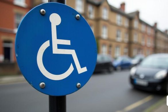 Sistema de estacionamiento para discapacitados de Hackney Scraps ' El Consejo de Hackney ha desechado un sistema de puntuación "defectuoso" que utilizó para las evaluaciones de estacionamiento para discapacitados que negaron a los residentes de las insignias azules. Se encontró que las pautas adicionales en este sistema causaron "injusticia". El concejal Christopher Kennedy, el jefe de salud y atención social del municipio, confirmó que el consejo escribiría a las 149 personas rechazaron un permiso desde enero de 2024. El veredicto se produjo después de que la Sra. D residente apeló al regulador de popa (8k, mejor calidad, obra maestra, muy detallada: 1.1)